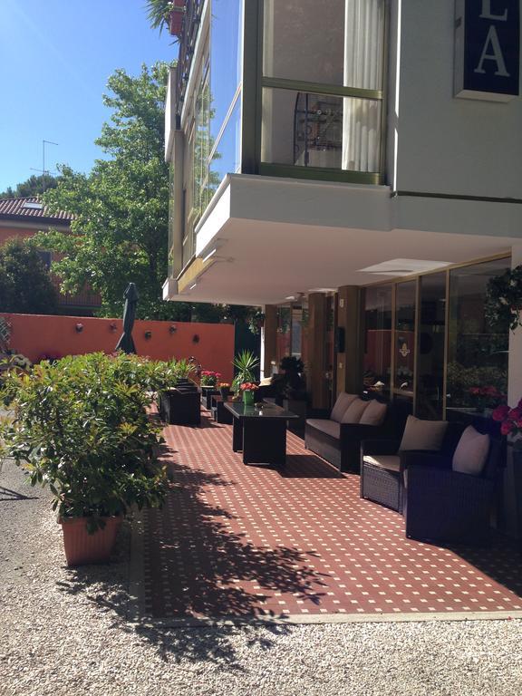 Hotel Mirella Rimini Luaran gambar