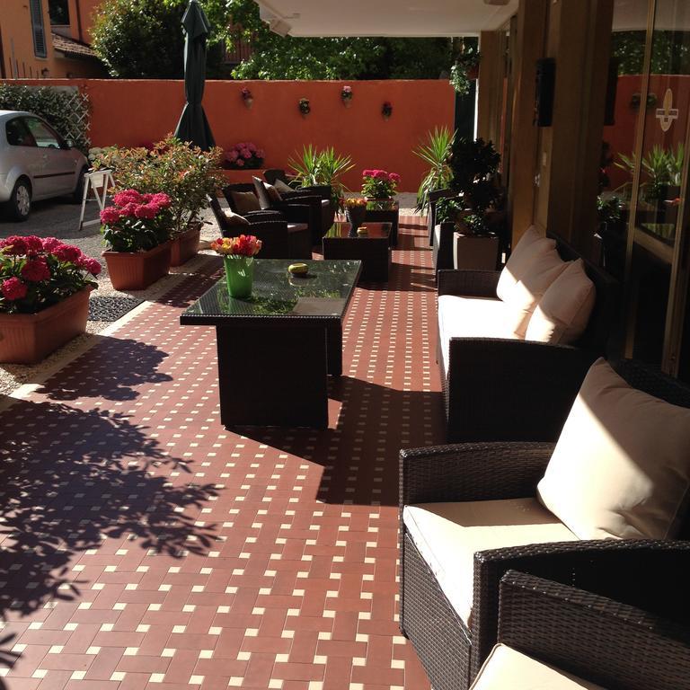 Hotel Mirella Rimini Luaran gambar