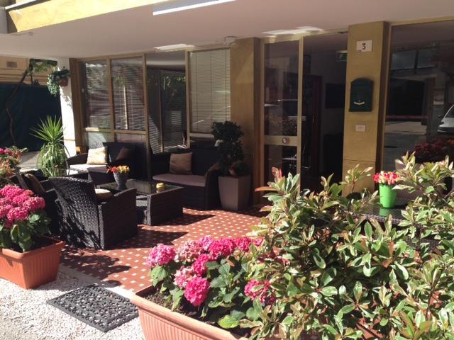 Hotel Mirella Rimini Luaran gambar