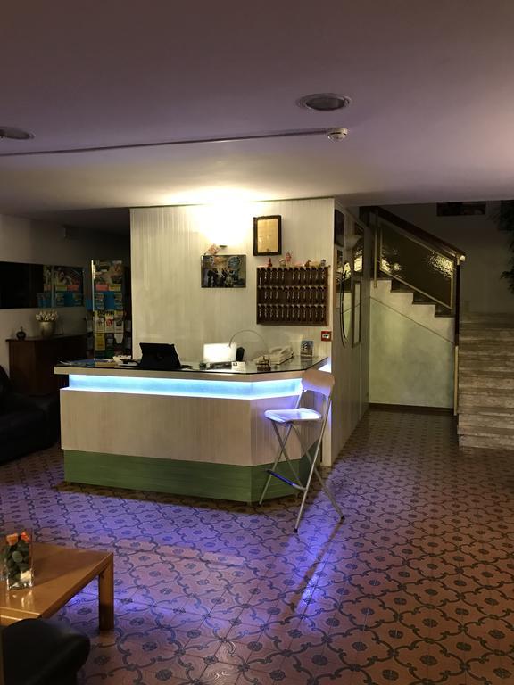 Hotel Mirella Rimini Luaran gambar
