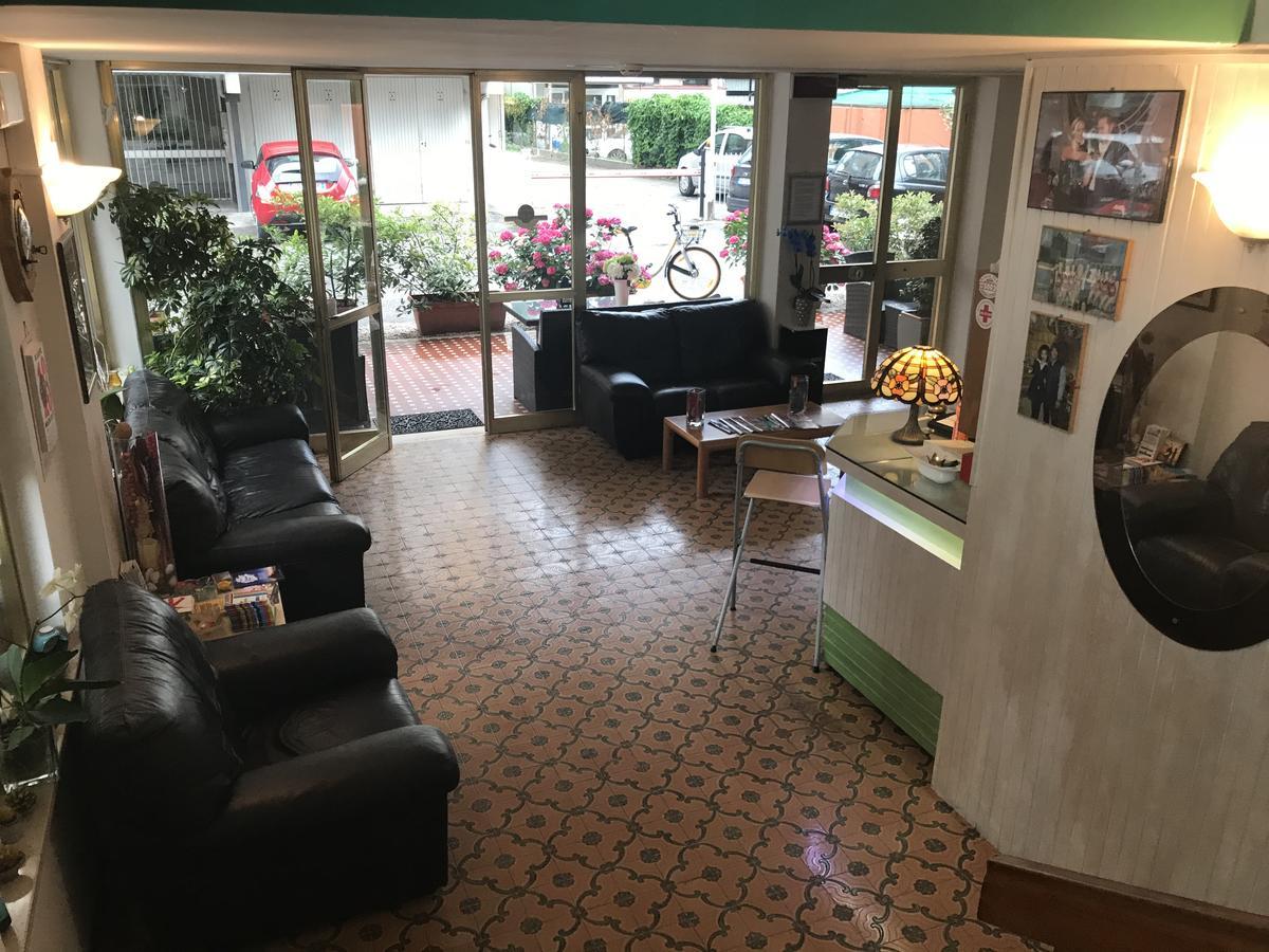 Hotel Mirella Rimini Luaran gambar