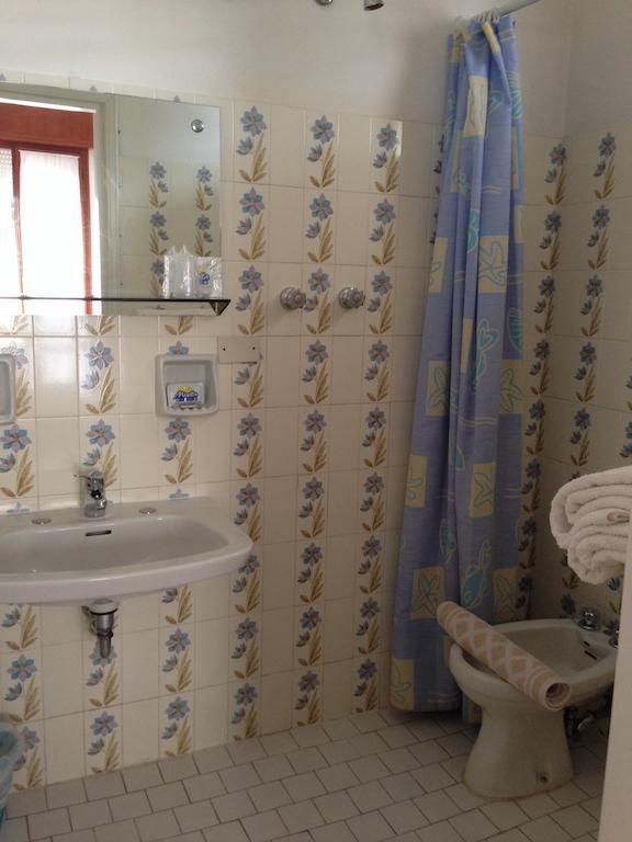 Hotel Mirella Rimini Luaran gambar